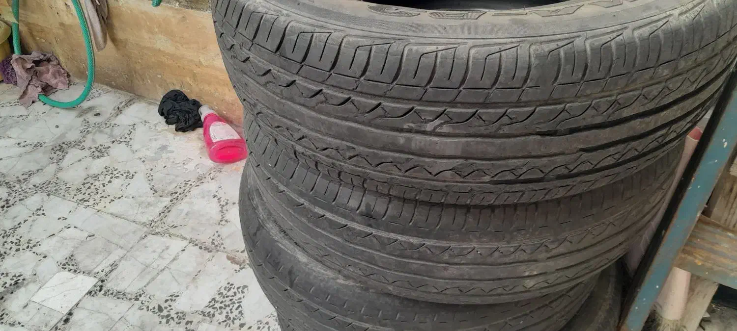 لاستیک ۱۴ خارجی|قطعات یدکی و لوازم جانبی|رشت, منظریه|دیوار