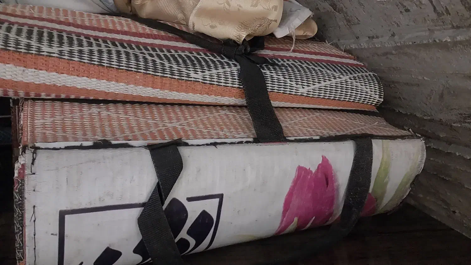 حصیر دوازده متری|پشتی|نجف‌آباد, صالح آباد|دیوار