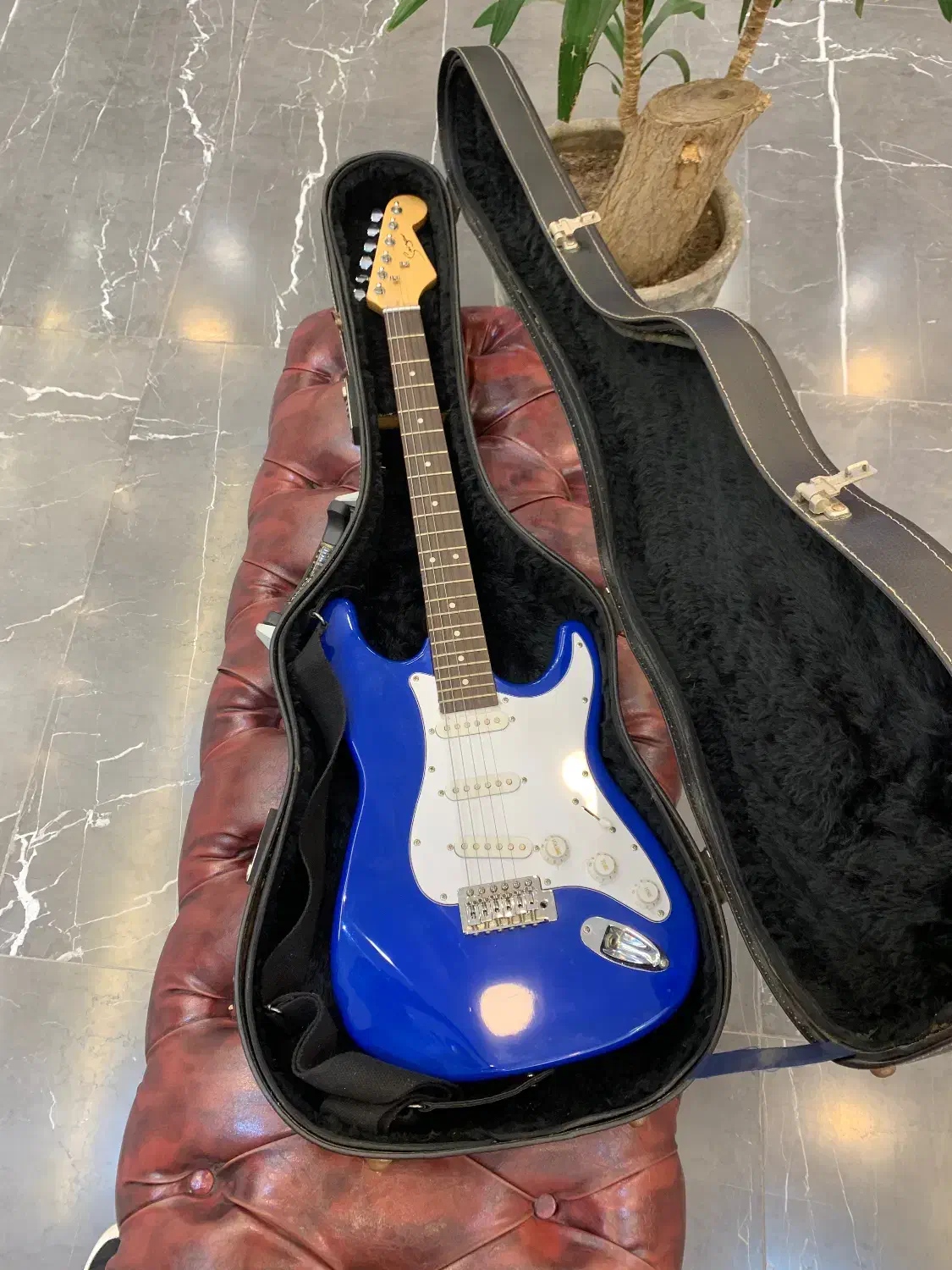 فروش گیتار برقی و آمپیلیفایر|گیتار، بیس، امپلیفایر|قشم, |دیوار