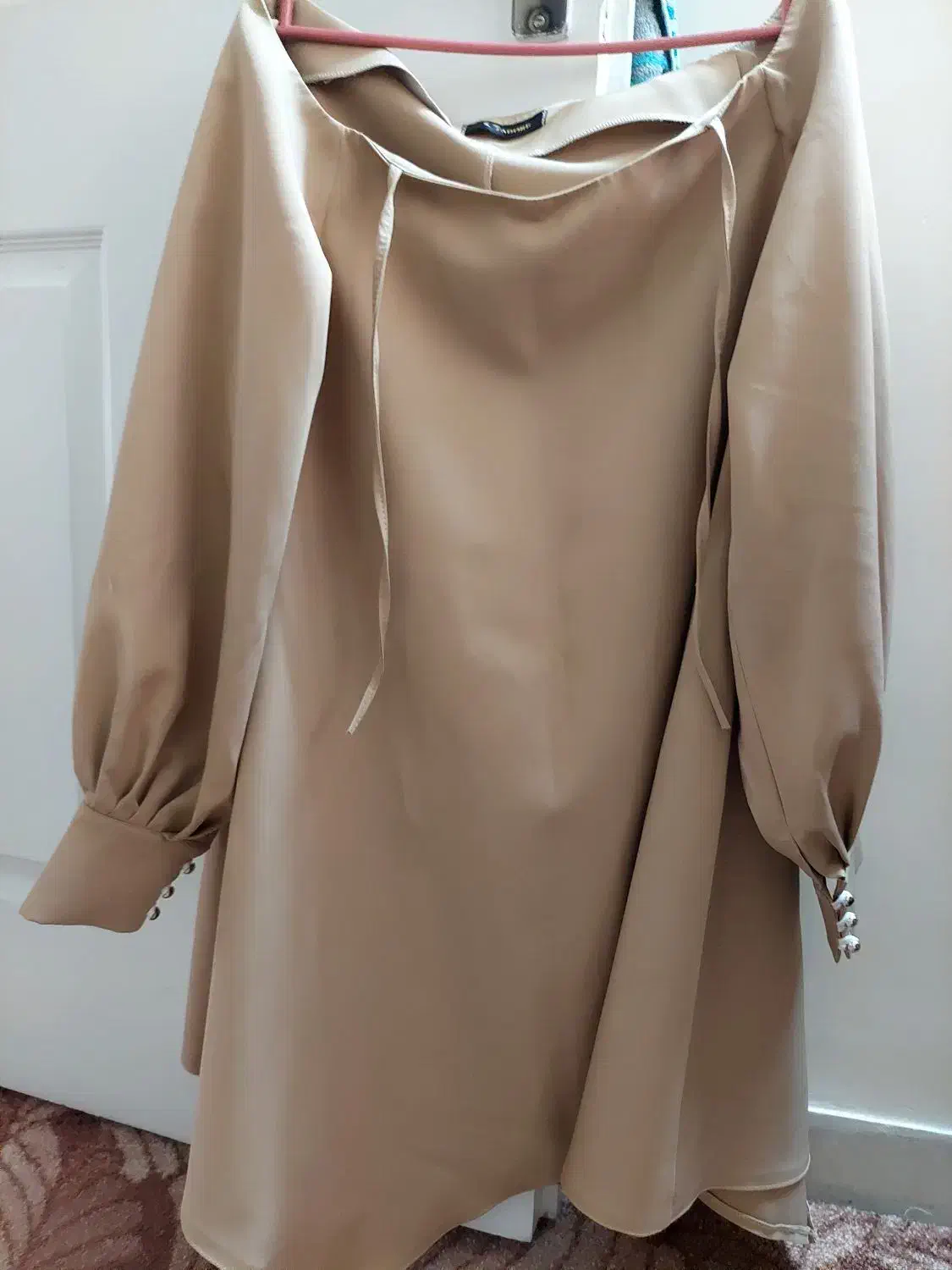 تعدادی مانتو و لباس مجلسی به فروش می رسد|لباس|پاکدشت, پاکدشت (مامازند)|دیوار