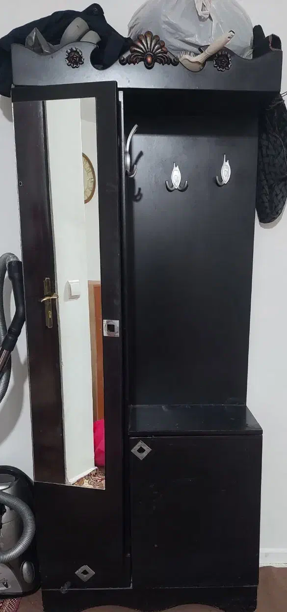 جاکفشی|جاکفشی، کمد، دراور|پیشوا, |دیوار