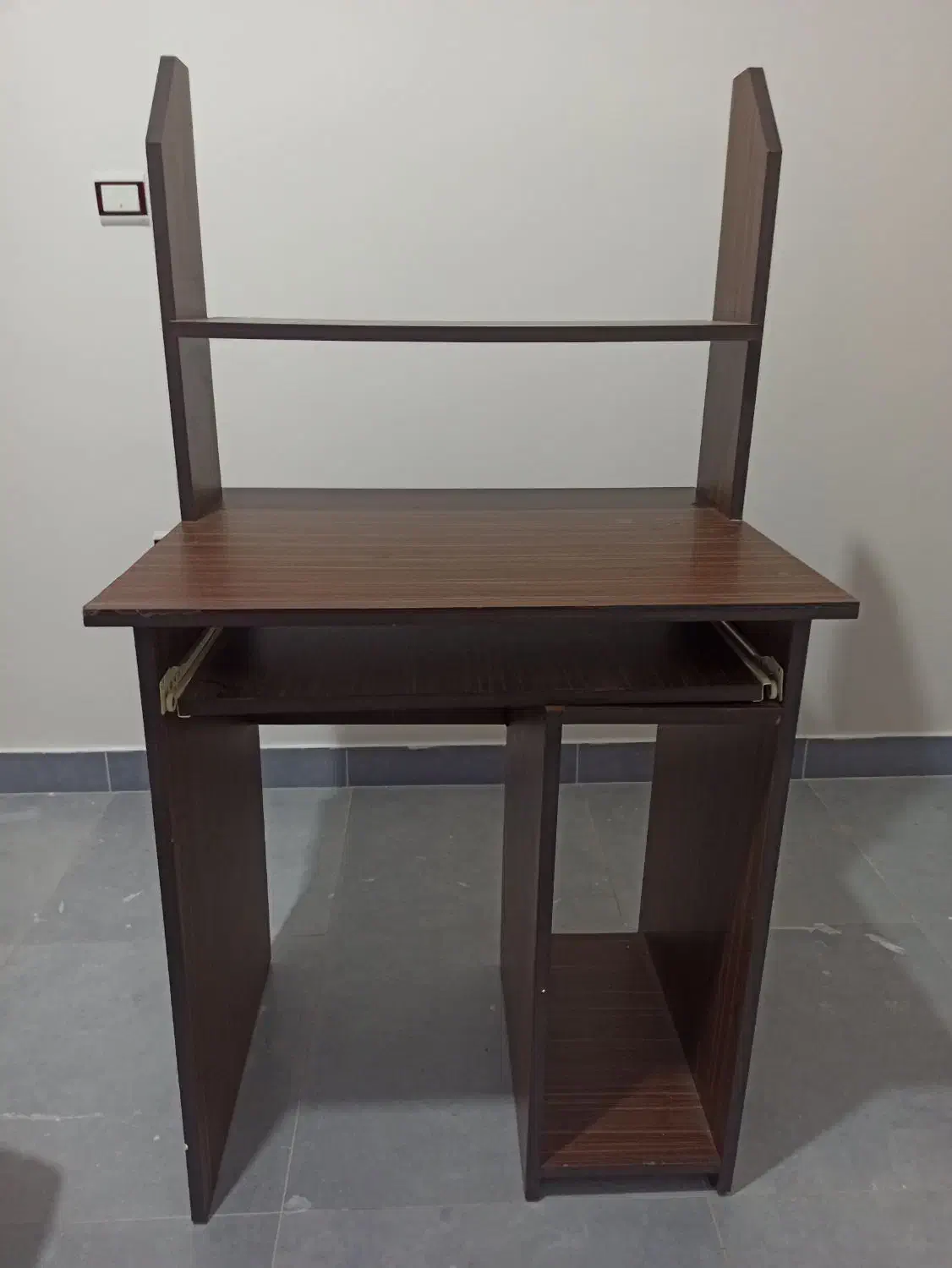 میز تحریر و کامپیوتر|میز تحریر و کامپیوتر|چالوس, |دیوار