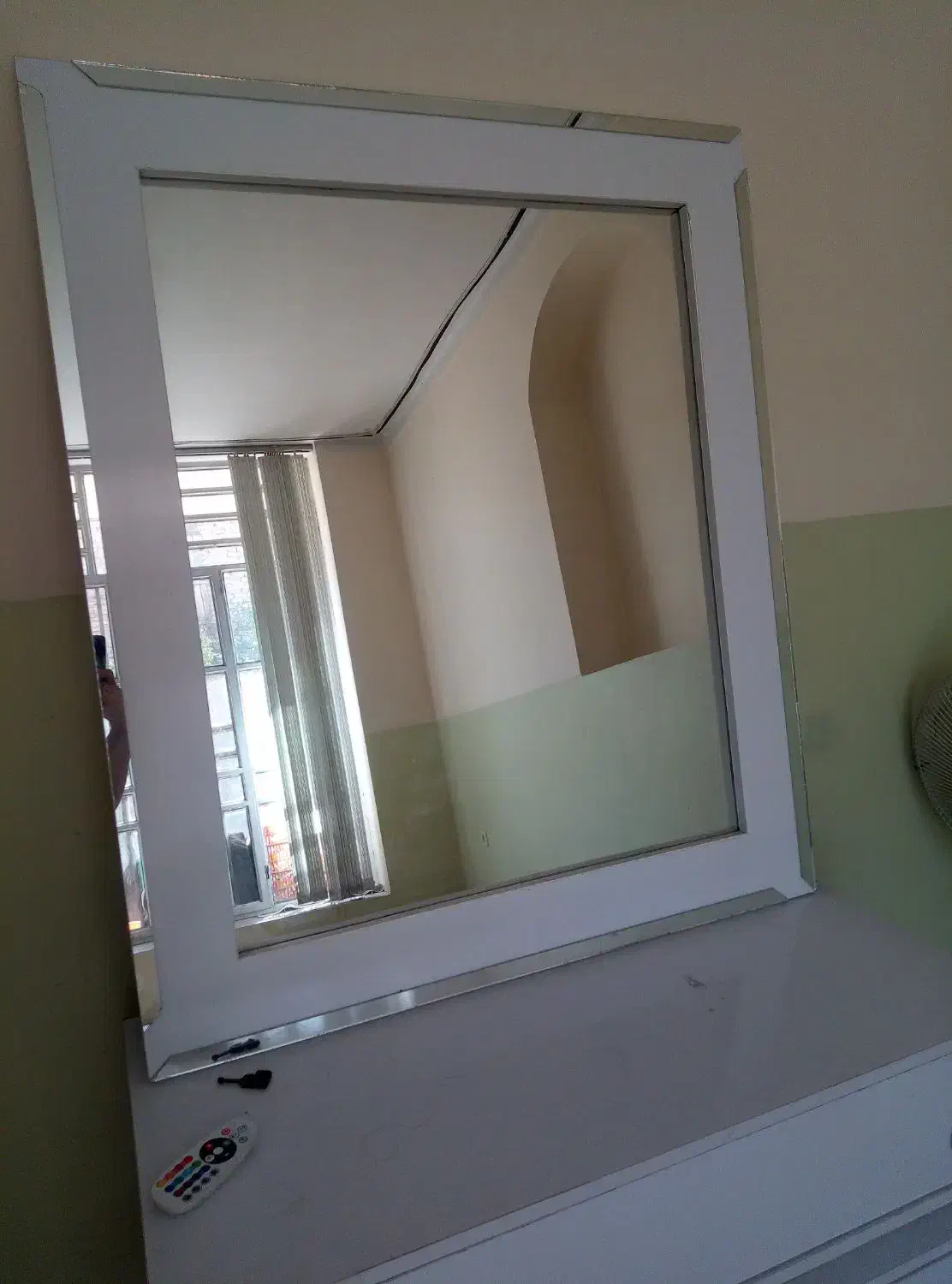 میز تلویزیون تمام ام دی اف و آینه کنسول|میز تلویزیون|شیراز, نصر|دیوار