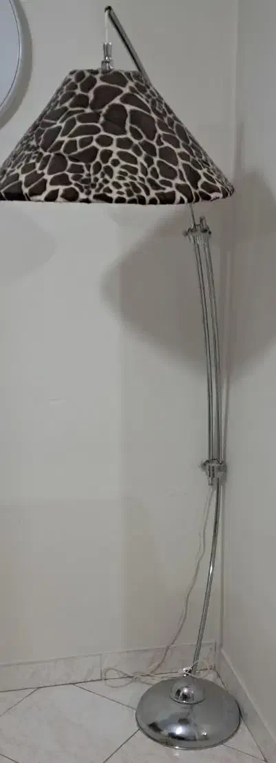 دست دوم|چراغ خواب و آباژور|اندیشه, اندیشه فاز ۳|دیوار