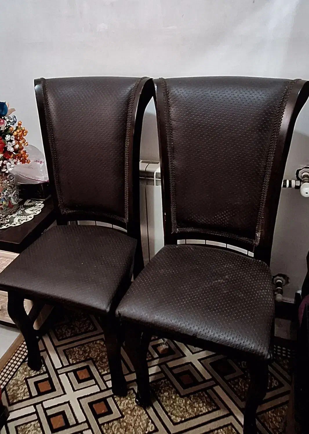 میز نهار خوری ۴ نفره  سالم و کم جا|میز و صندلی غذاخوری|رشت, امین الضرب|دیوار