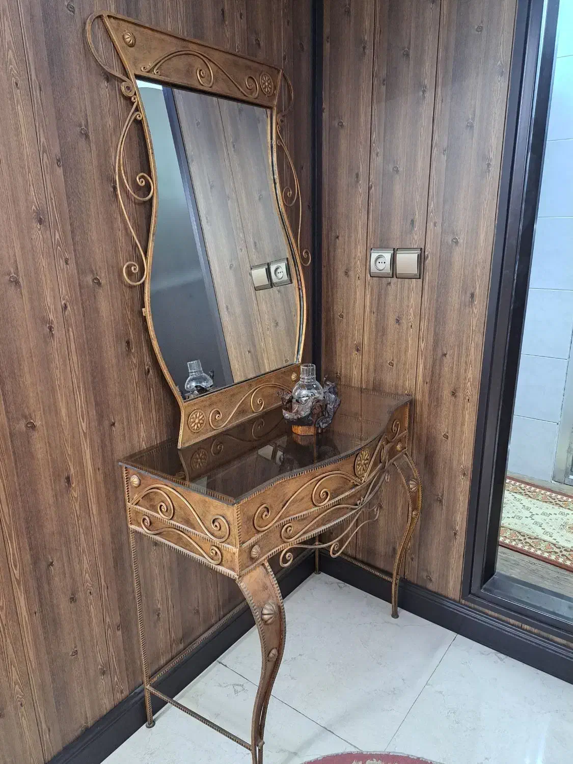 آینه و میز|آینه|مشهد, امام رضا (ع)|دیوار