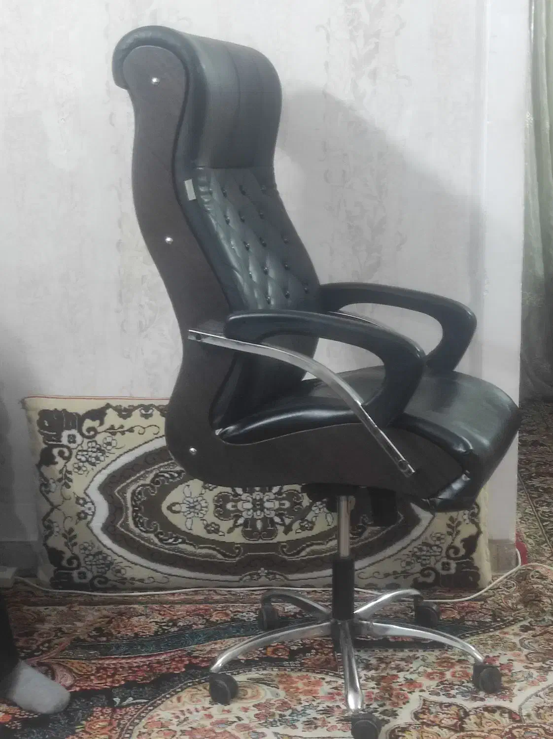 صندلی اداری سالم|صندلی و نیمکت|مشهد, فارغ التحصیلان|دیوار