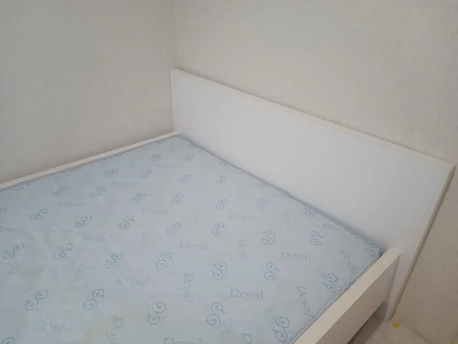 تخت به همراه خوشخواب|تخت و سرویس خواب|شهریار, شهریار|دیوار