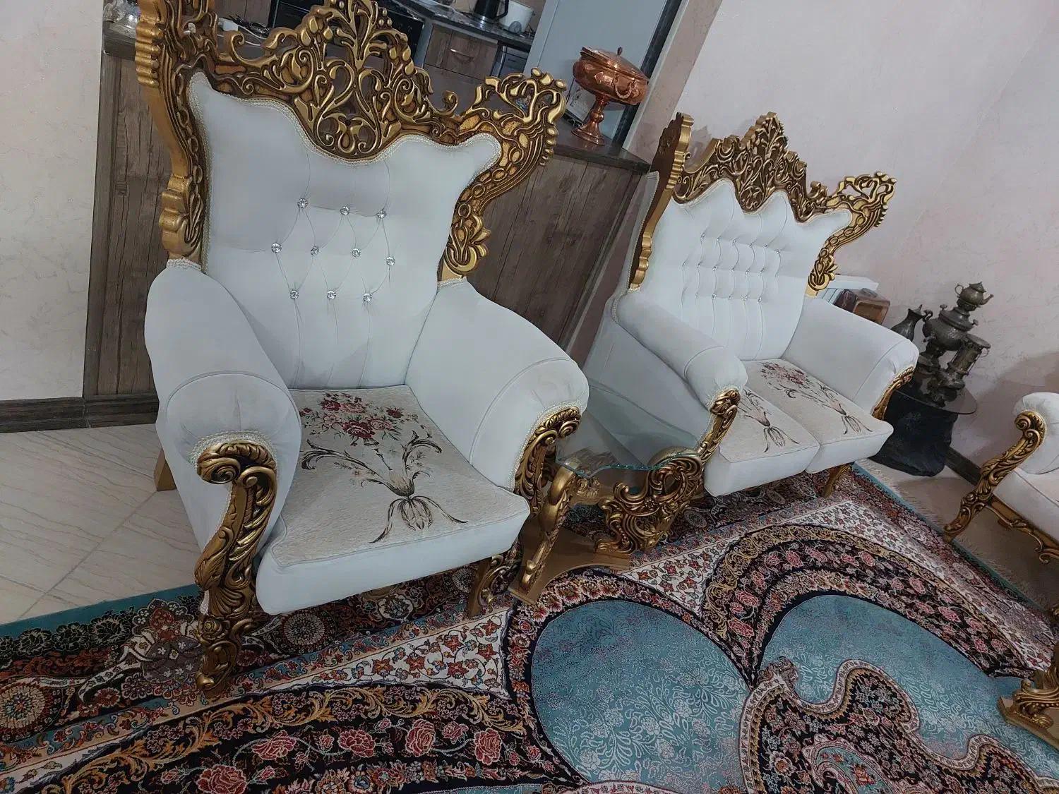 مبل سلطنتی ۹نفره با۴تامیزعسلی|مبلمان خانگی و میز عسلی|یزد, |دیوار
