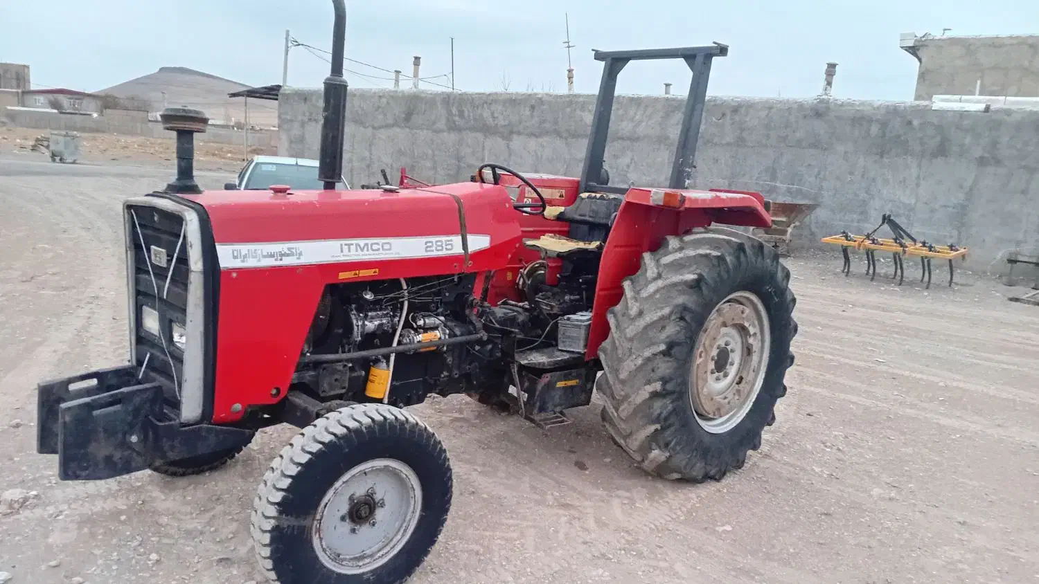 تراکتورفرگوسن|خودرو سنگین|کمیجان, |دیوار