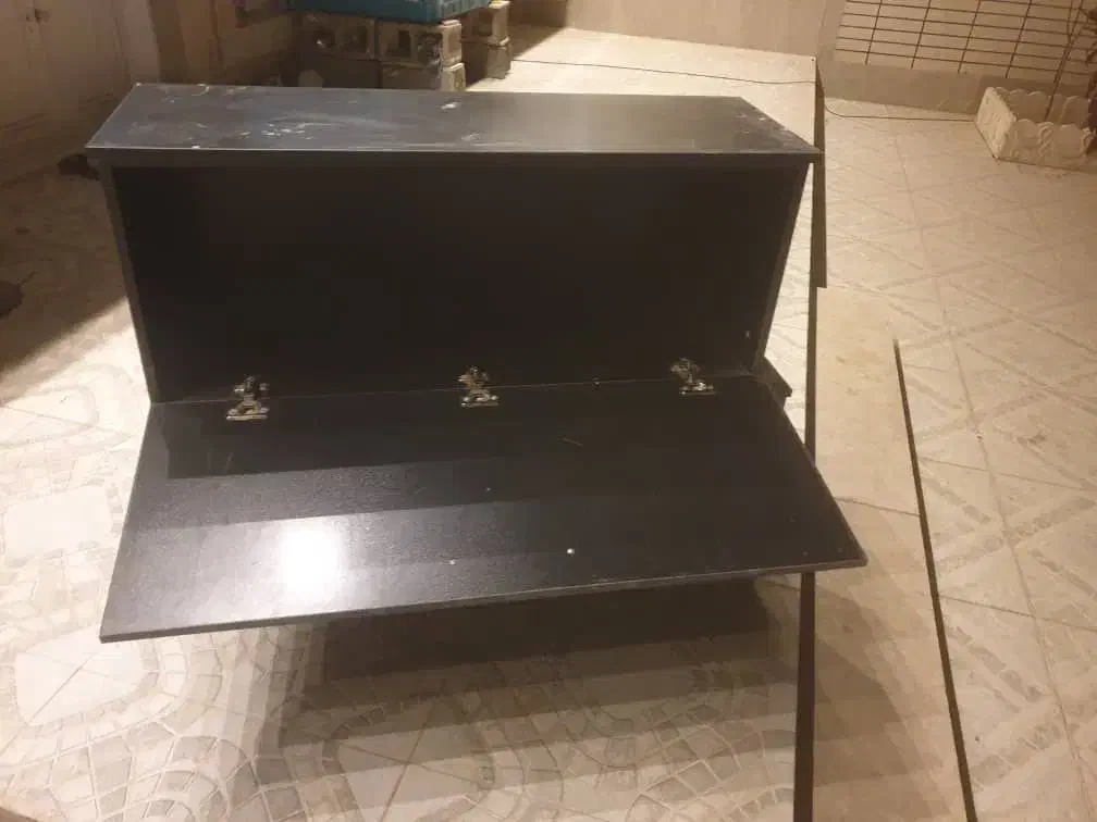 چندتا دکور ارایشگاه و لامپ ریلی|جاکفشی، کمد، دراور|سیرجان, |دیوار