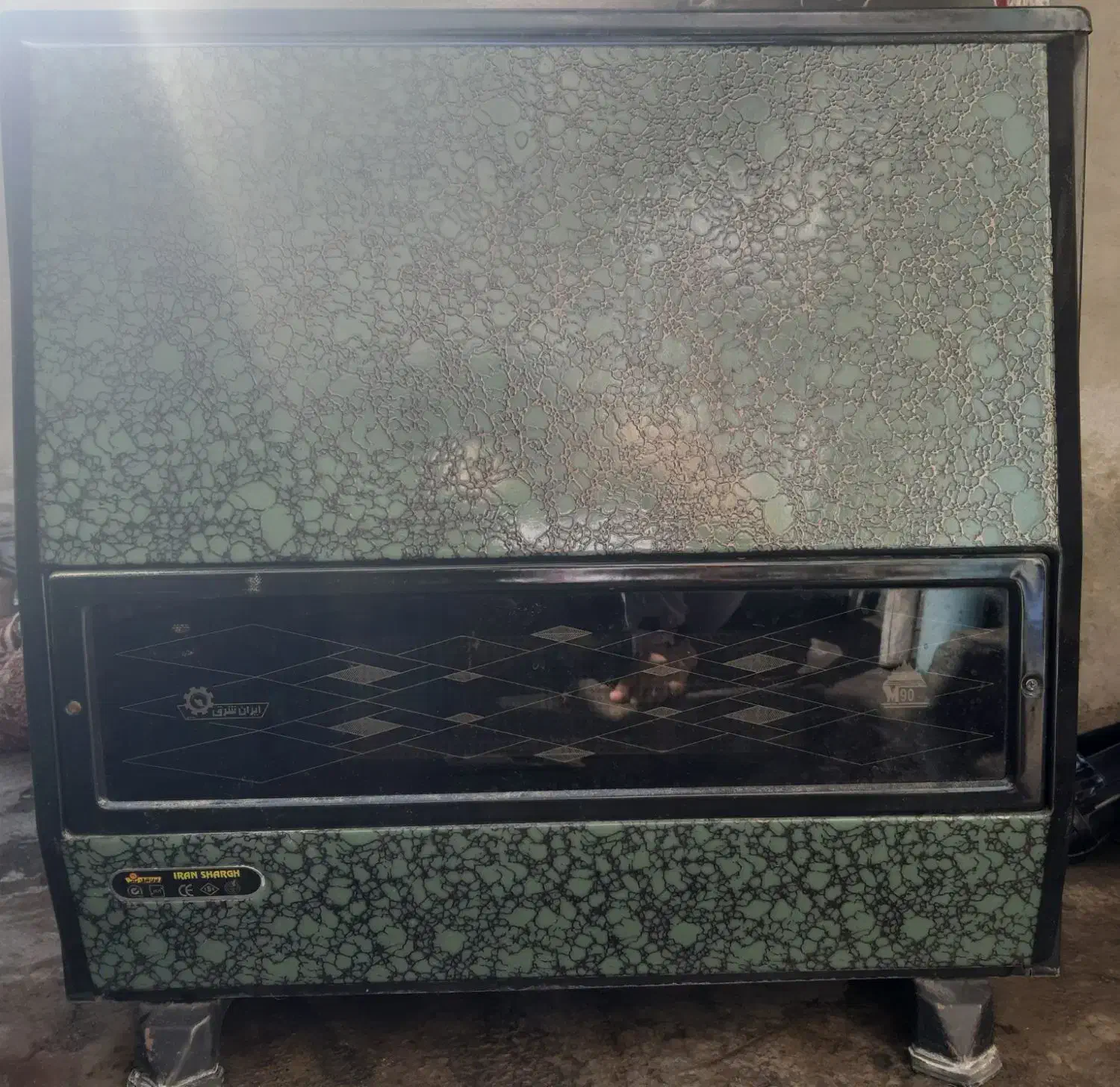 دو عدد بخاری گازی یکی 12000 یکی، 8000|بخاری، هیتر، شومینه|قروه, |دیوار