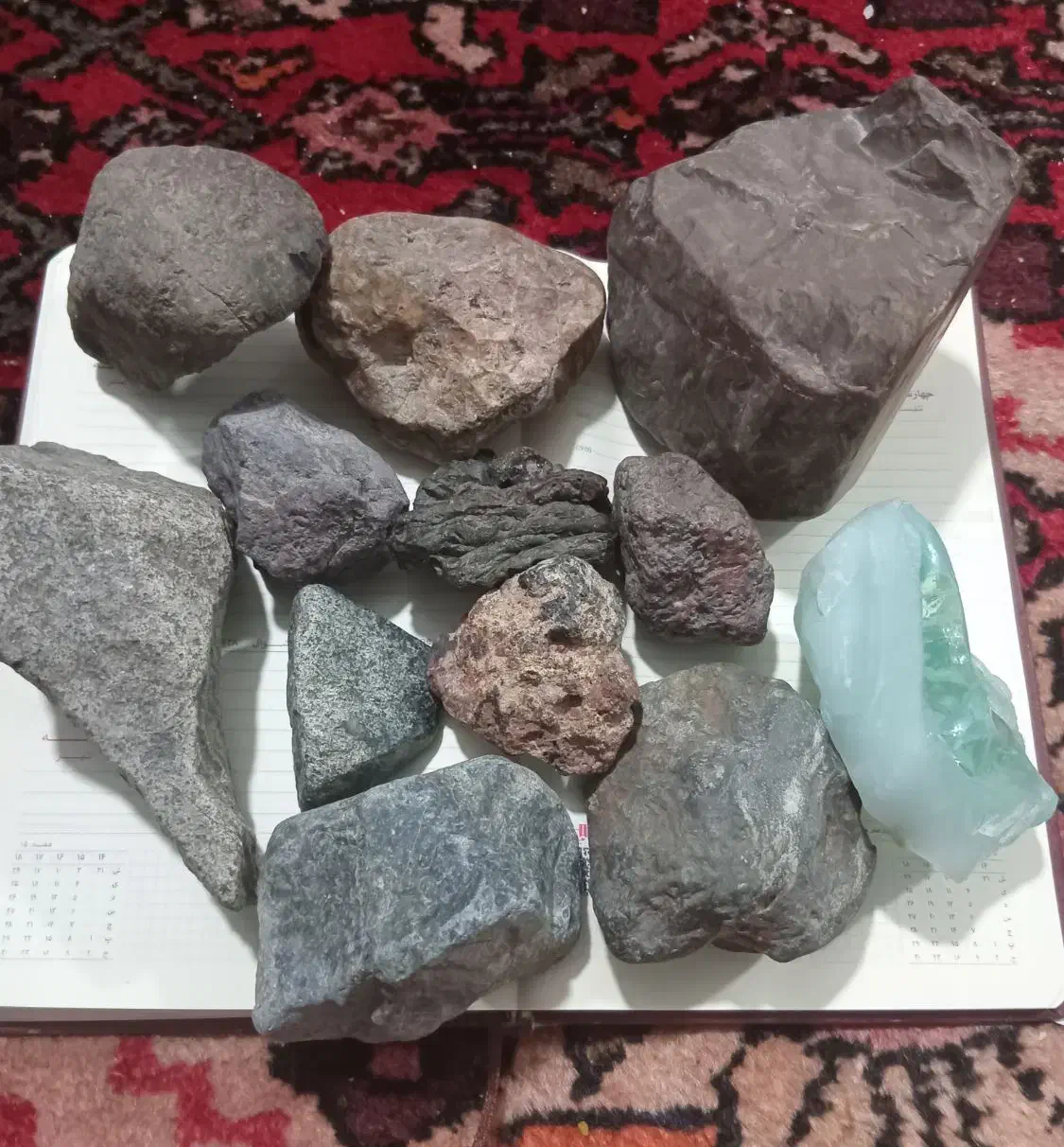تعدادی سنگ با سختی ۵ الی ۸ و یه نگین گوهر|جواهرات|تهران, امیریه|دیوار