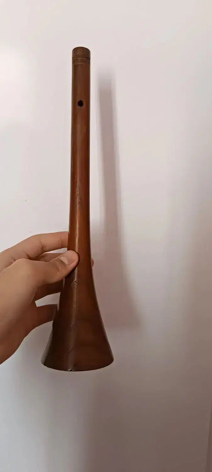 سرنا خوش صدا و قدیمی|سازهای بادی|خرم‌آباد, |دیوار