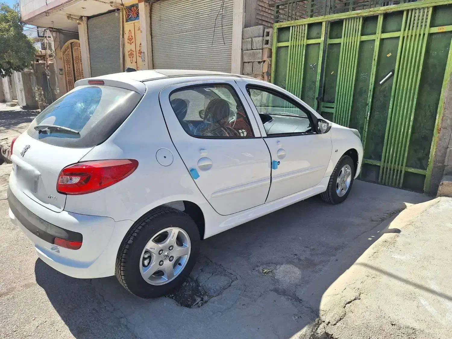 207i پانوراما سقف شیشه ای موتور جدید|خودرو سواری و وانت|یاسوج, |دیوار