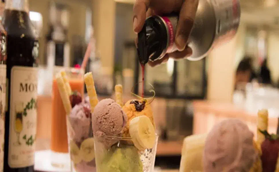 استخدام نیروی کار در کافه بستنی|استخدام خدمات فروشگاه و رستوران|زنجان, |دیوار