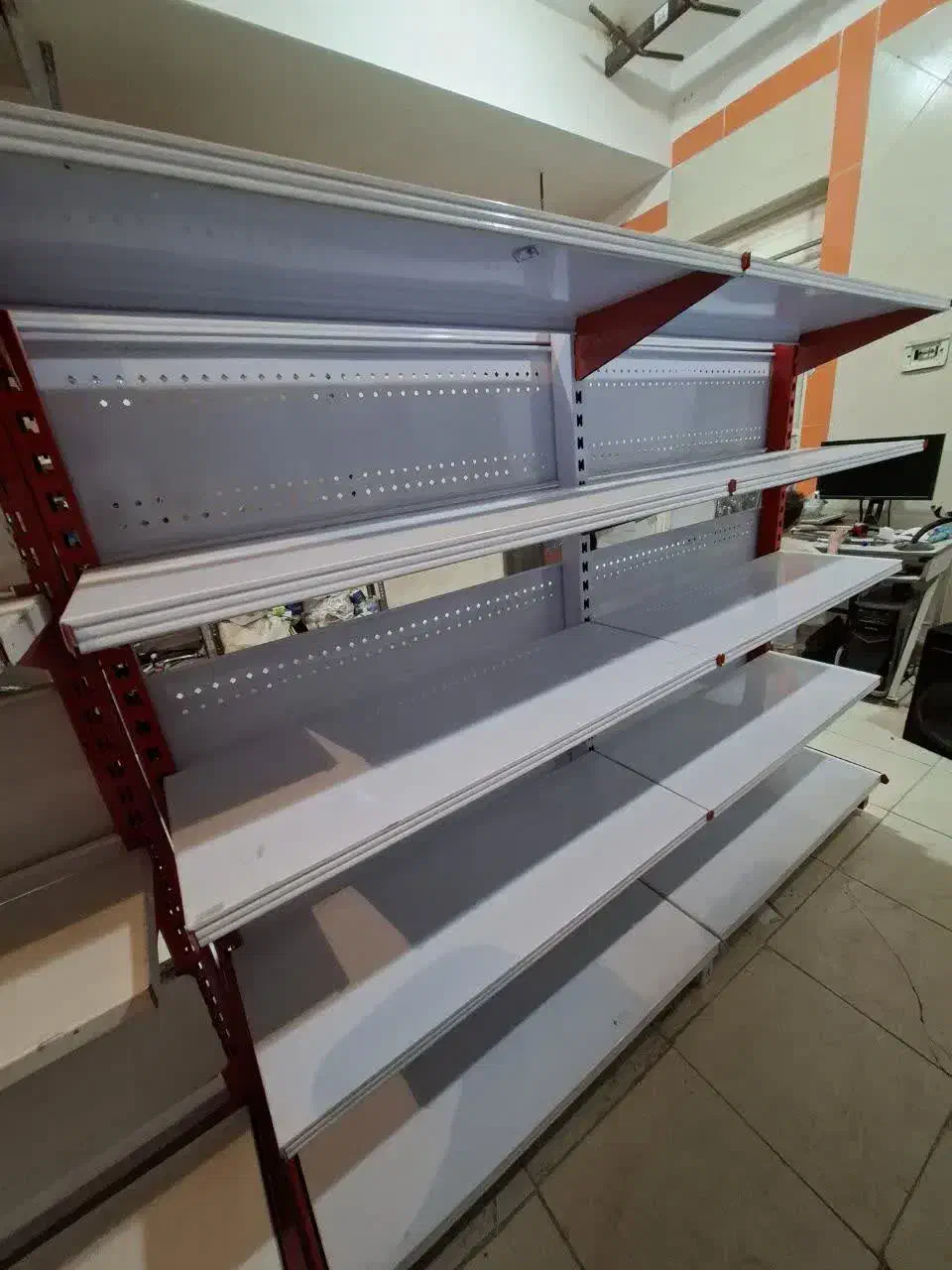 قفسه وسط فروشگاهی|فروشگاه و مغازه|قم, دروازه چوبی|دیوار