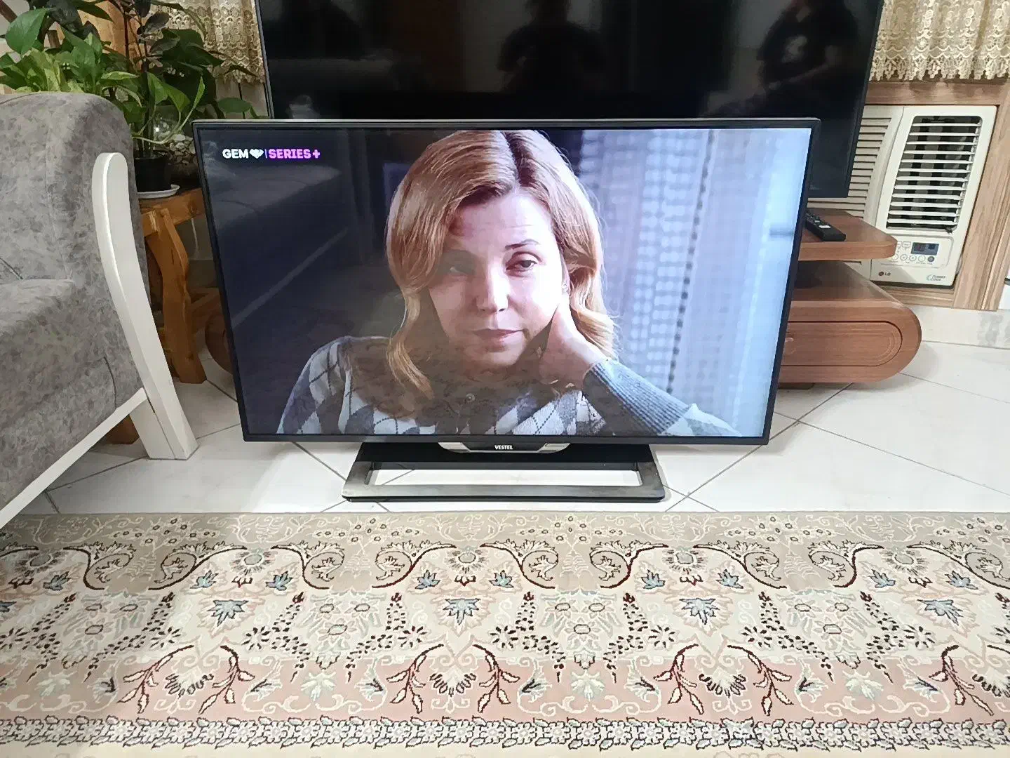 تلوزیون ۴۲ اینچ اسمارت هوشمند|تلویزیون و پروژکتور|تنکابن, |دیوار