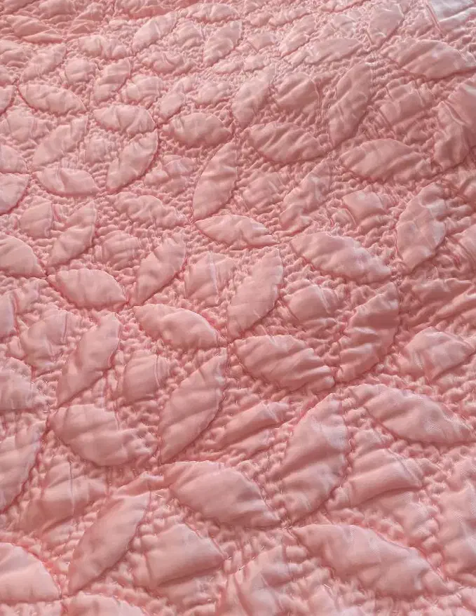 لحاف دونفره دست دوز ساتن نو|رختخواب، بالش، پتو|شیراز, کوی وحدت|دیوار