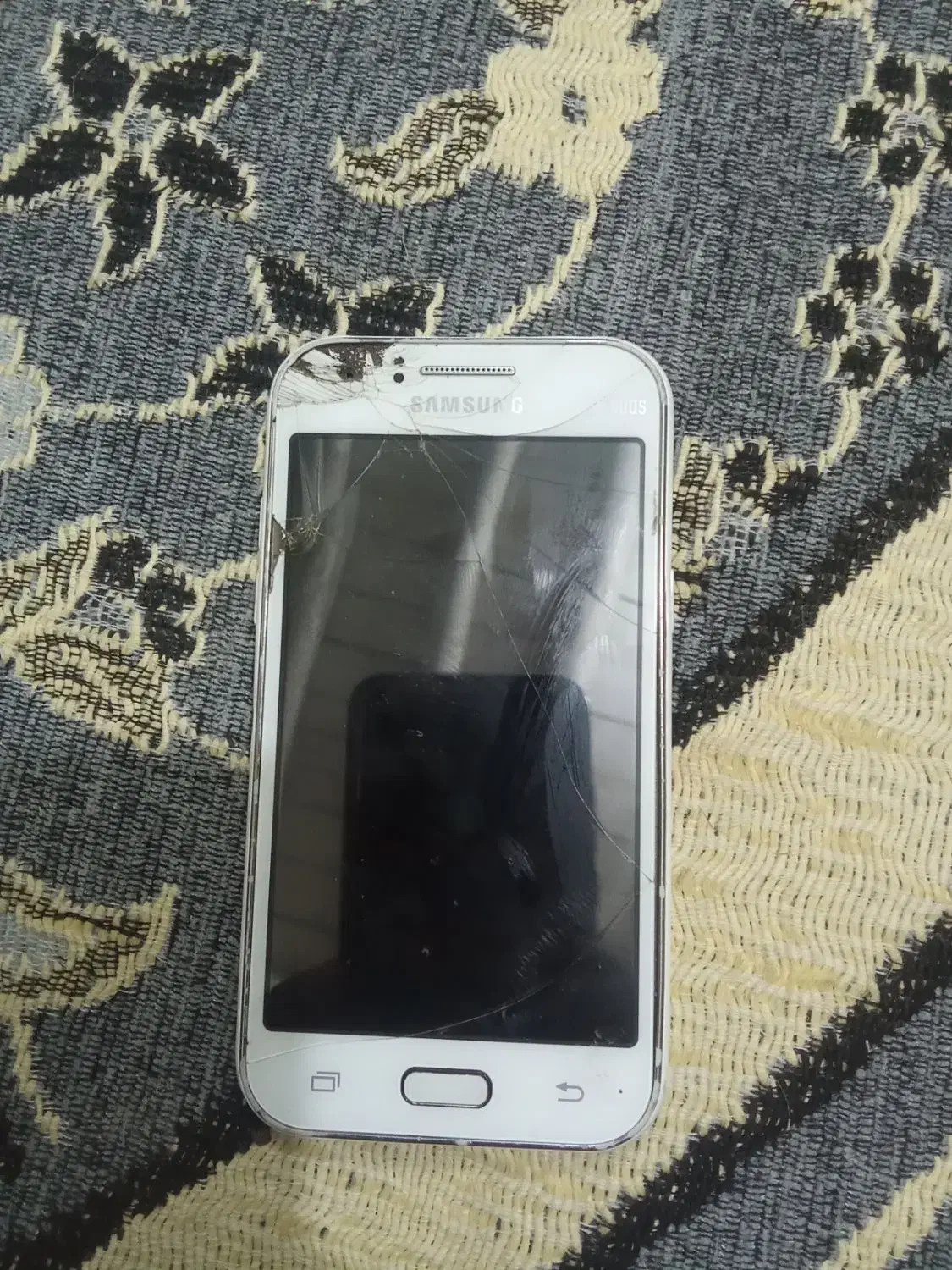 گوش کاملا سالم فقط تاچ ترک داره ولی سالم کار میکنه|موبایل|کنارک, |دیوار