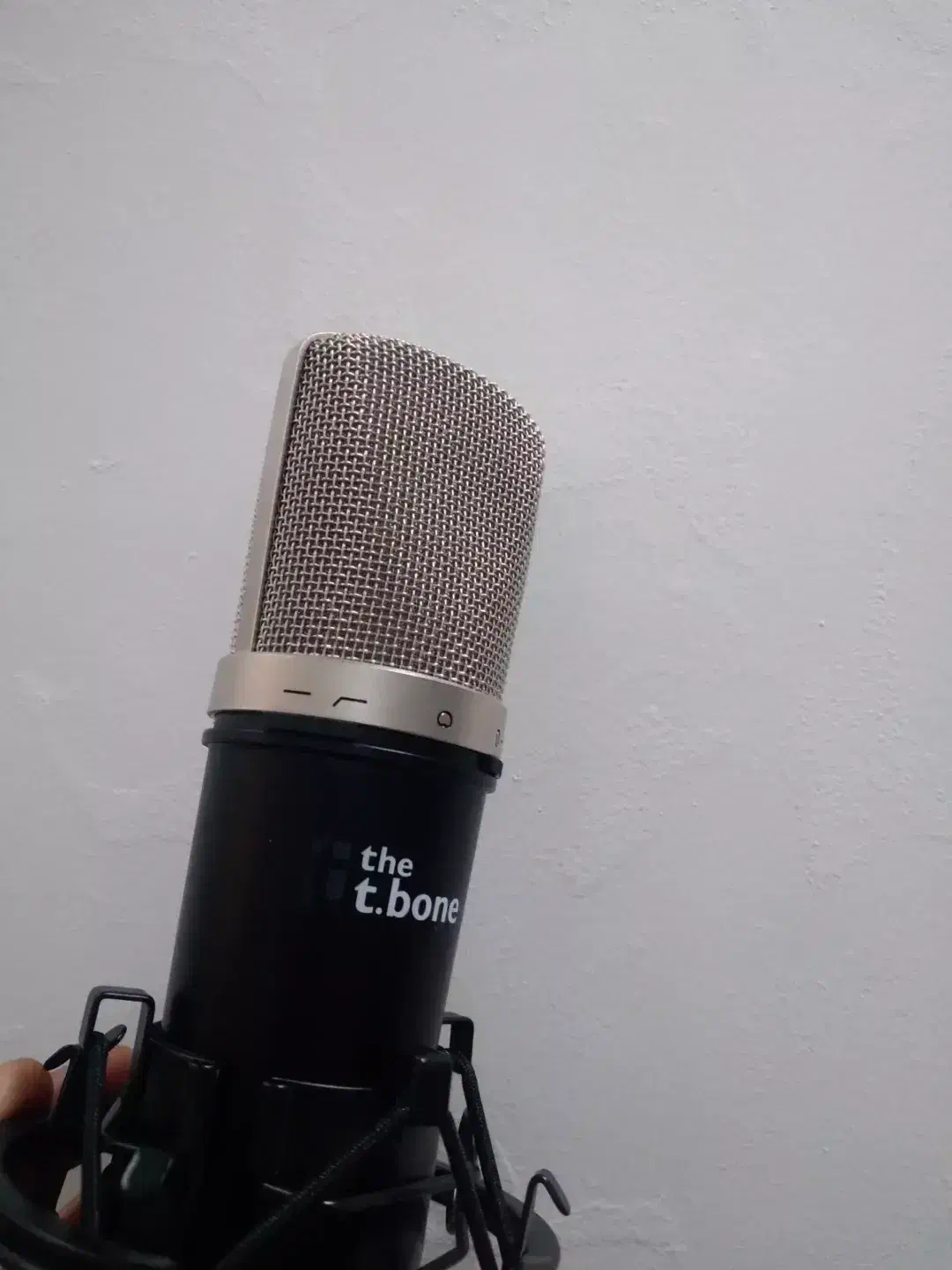 میکروفن|صوتی و تصویری|محمدشهر, محمدشهر|دیوار