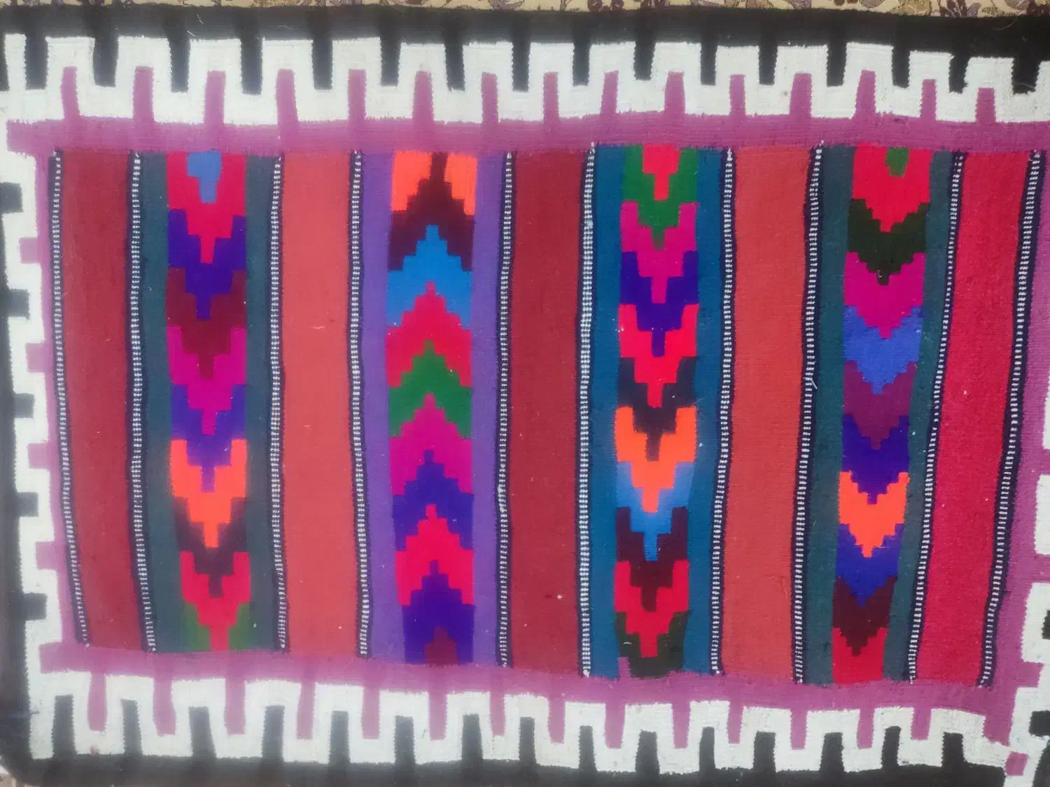 گلیم پادری|پادری|نجفآباد, شریعتی غربی|دیوار