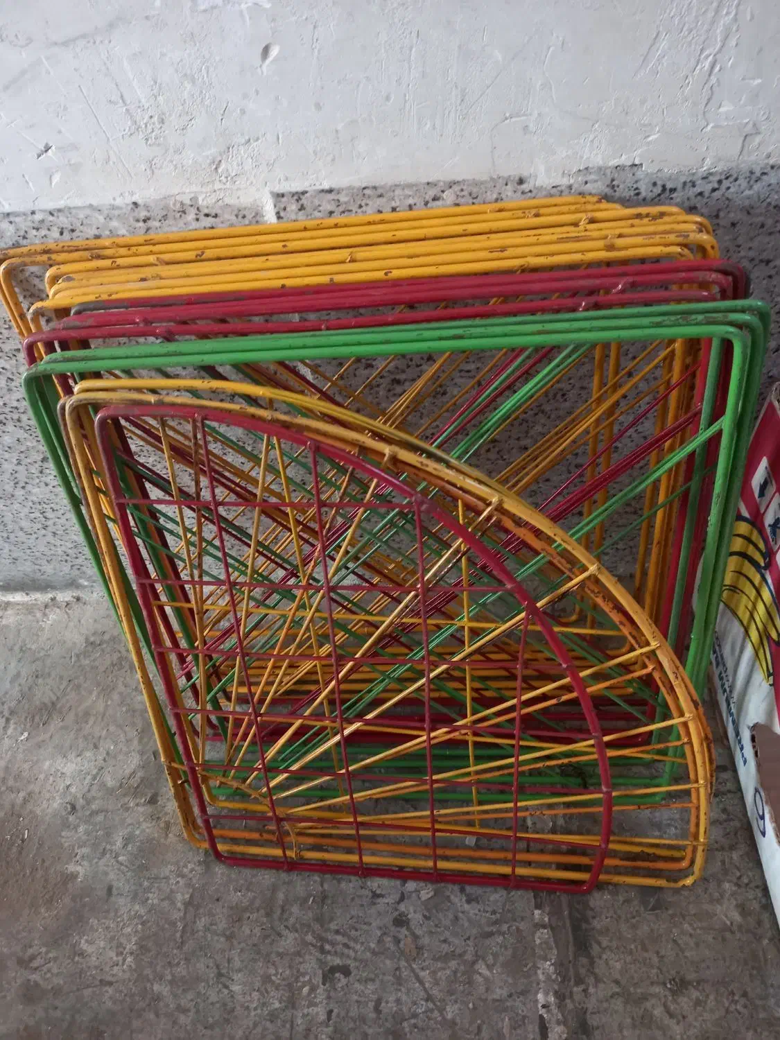 قفسه مشبک فلزی|کتابخانه، شلف، قفسه‌های دیواری|اراک, |دیوار