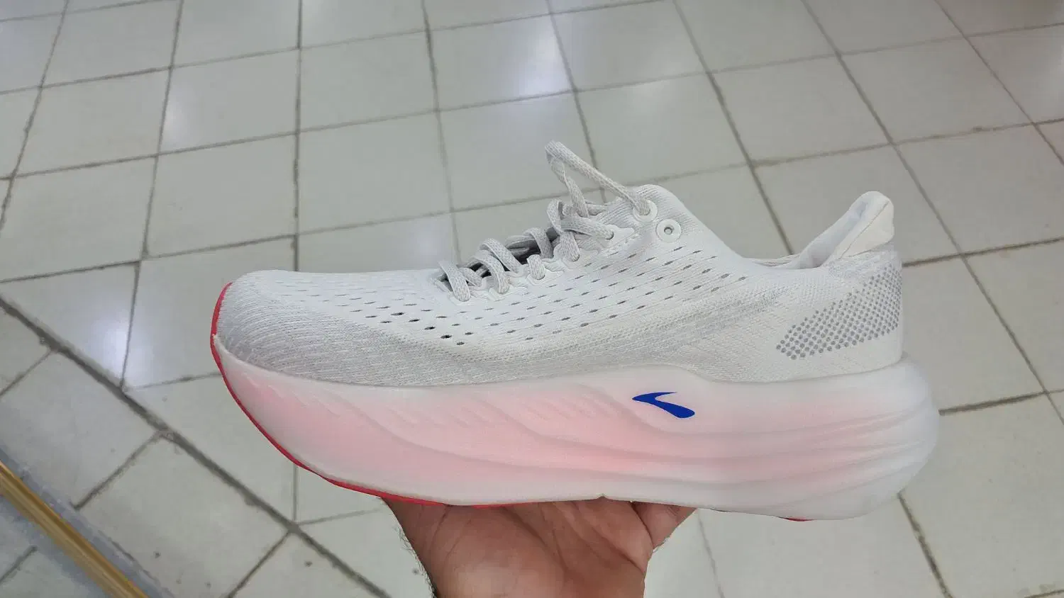 کفش اورجینال بروکس تولید ویتنام اصل|کیف، کفش، کمربند|هشتگرد, شهرک راه آهن|دیوار