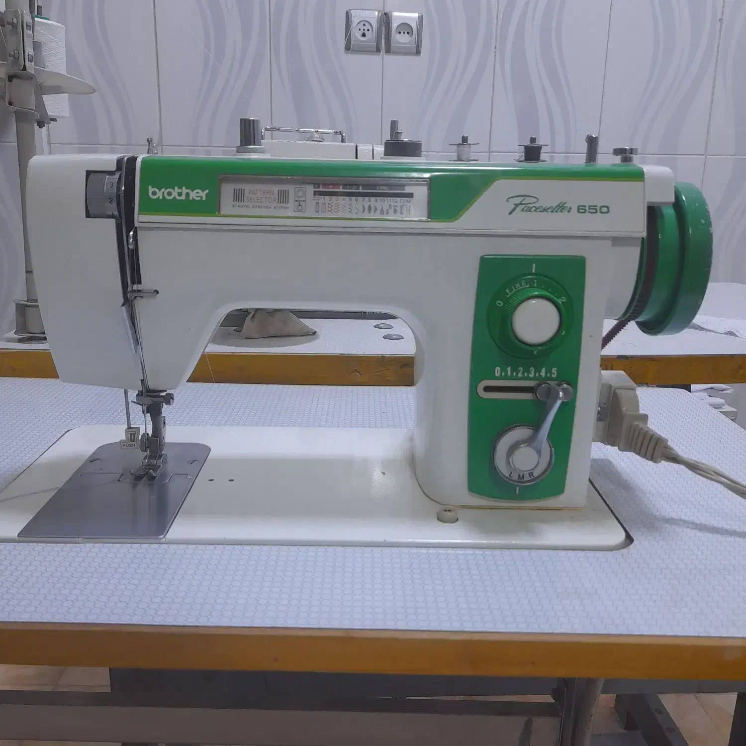 چرخ خیاطی برادر|چرخ خیاطی و ریسندگی|سردشت, |دیوار