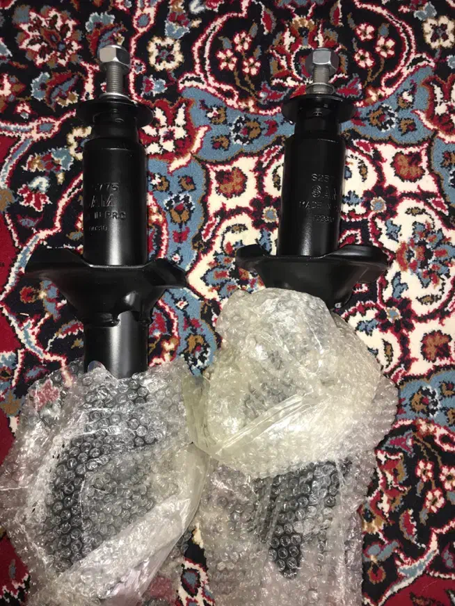 ۲عدد کمک پراید زیر قیمت|قطعات یدکی و لوازم جانبی|شاهین‌شهر, اقبال لاهوری|دیوار