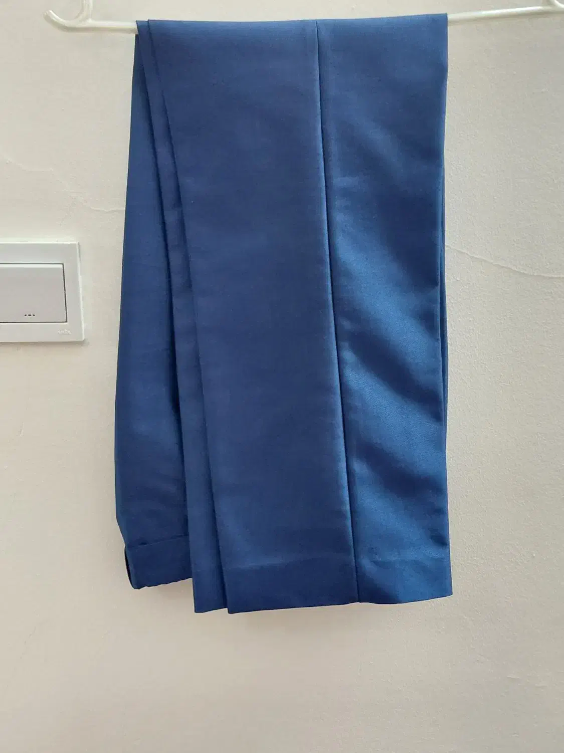 کت شلوار رنگ ابی|لباس|قدس, شهر‌قدس|دیوار