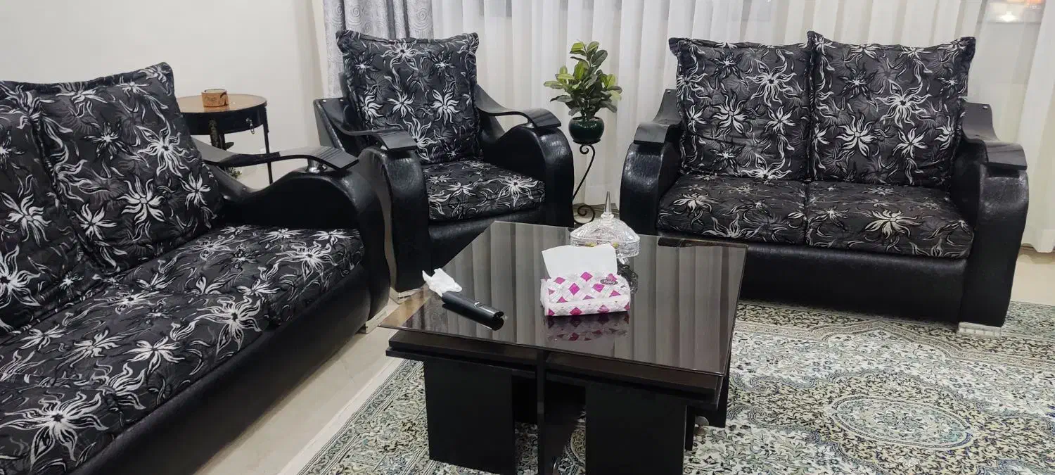 مبل راحتی ۷ نفره|مبلمان خانگی و میز عسلی|اندیشه, پرنیان|دیوار