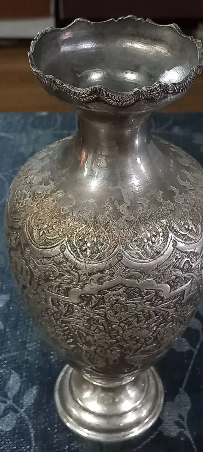 گلدان برنجی|صنایع دستی و سایر لوازم تزئینی|اصفهان, خواجو|دیوار