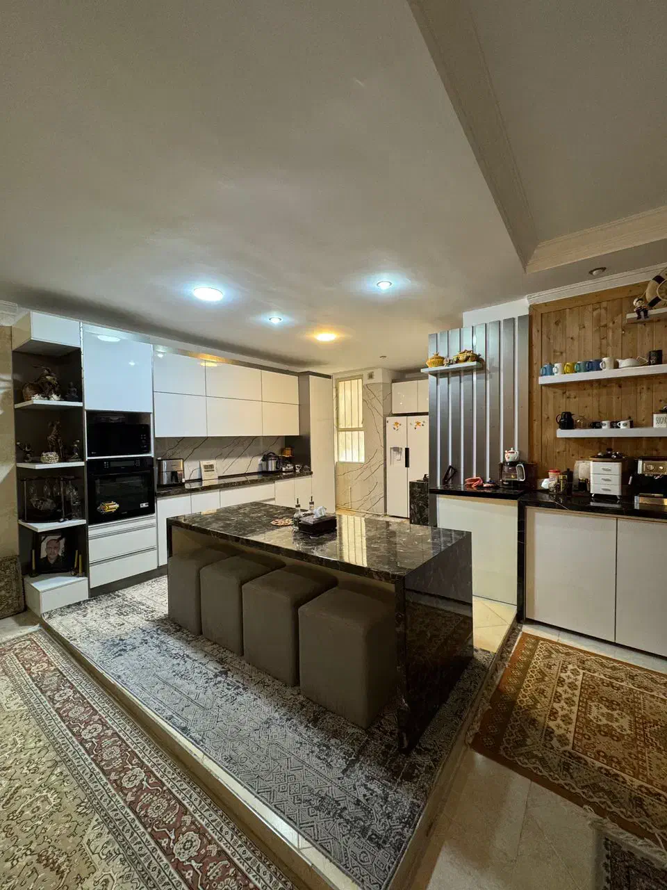 واحد۱۶۰ متری با سالن بزرگ و آشپزخانه مدرن/بوستان ۵|اجارهٔ آپارتمان|کرج, باغستان|دیوار