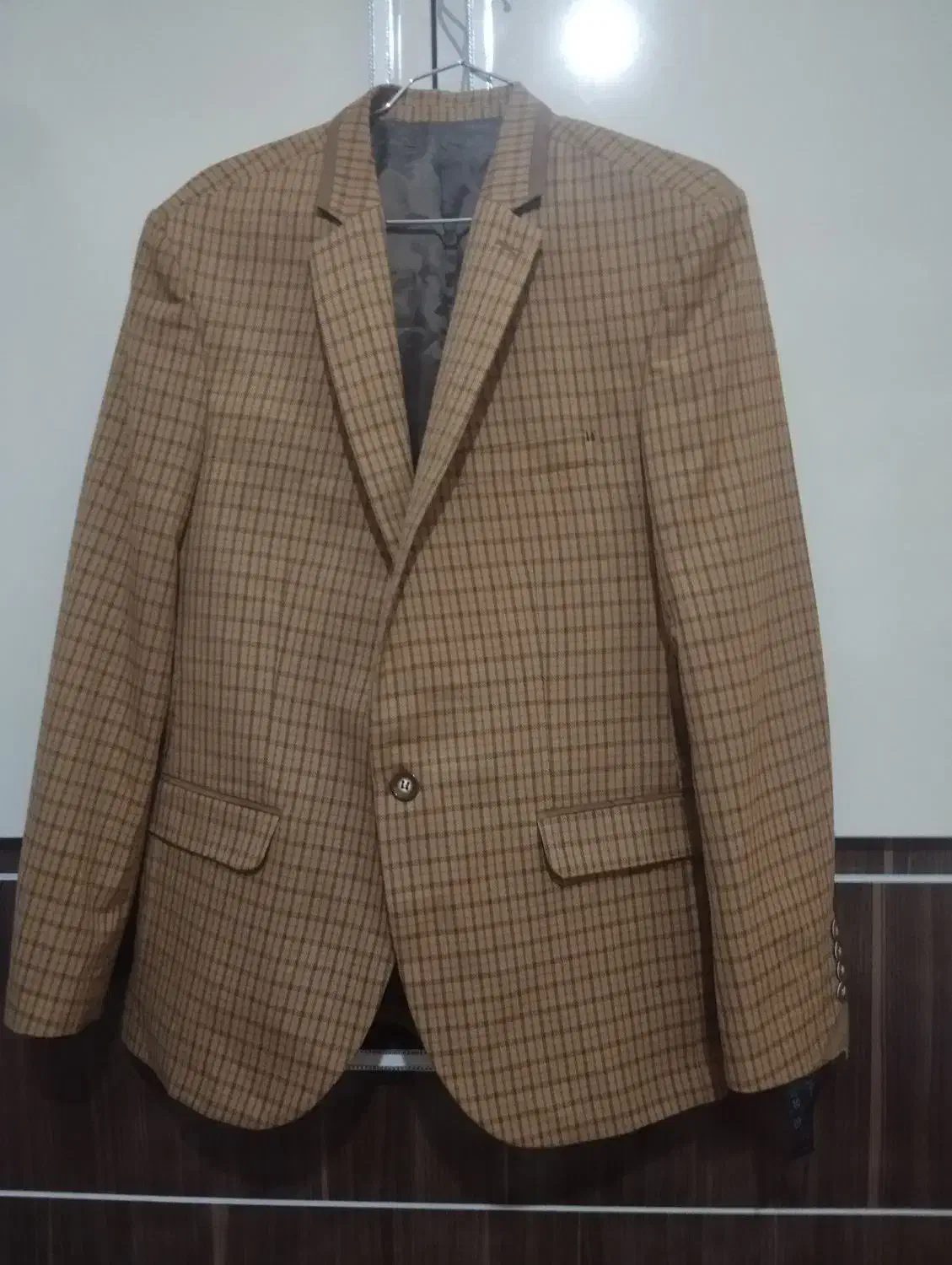 کت نو|لباس|لردگان, |دیوار