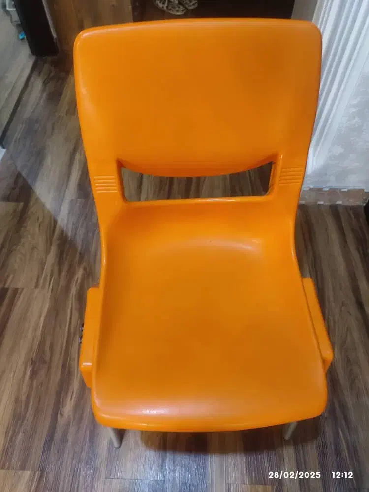 صندلی|صندلی و نیمکت|رشت, جهاد|دیوار