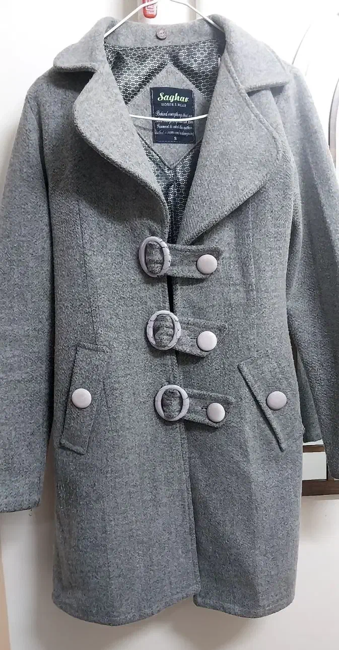 پالتو|لباس|رودهن, |دیوار