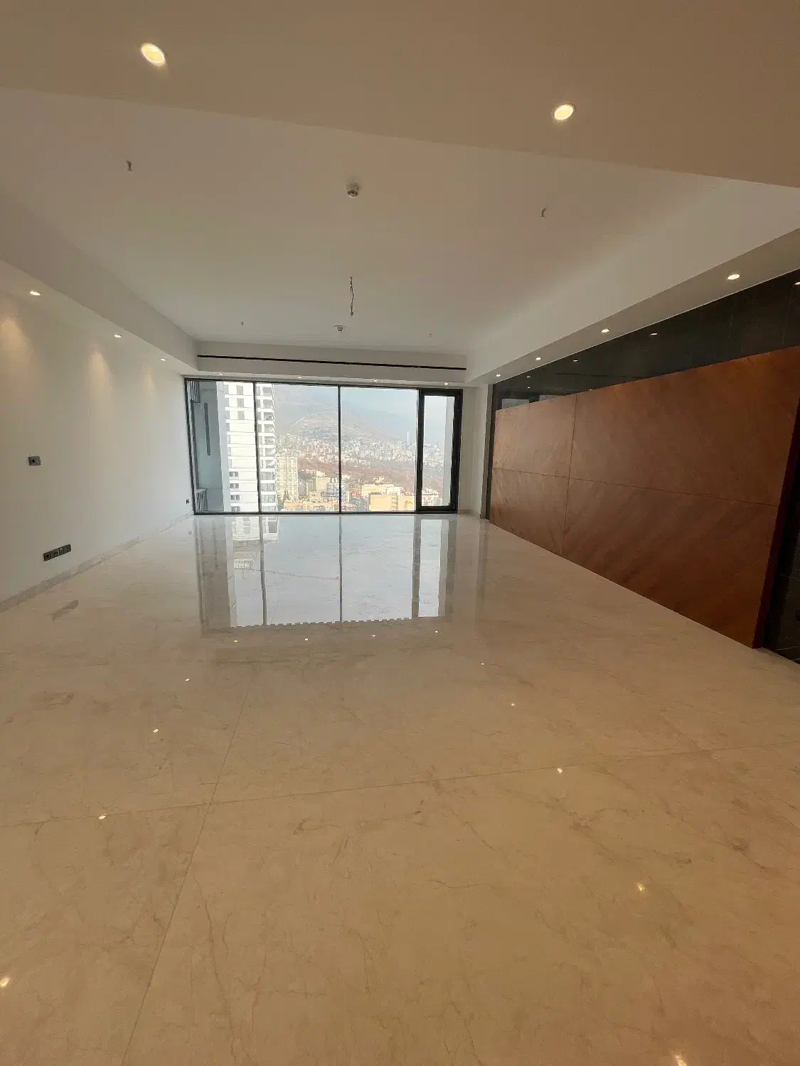 زعفرانیه تندیس زنبق-۳۲۰ متر دید ابدی سعداباد