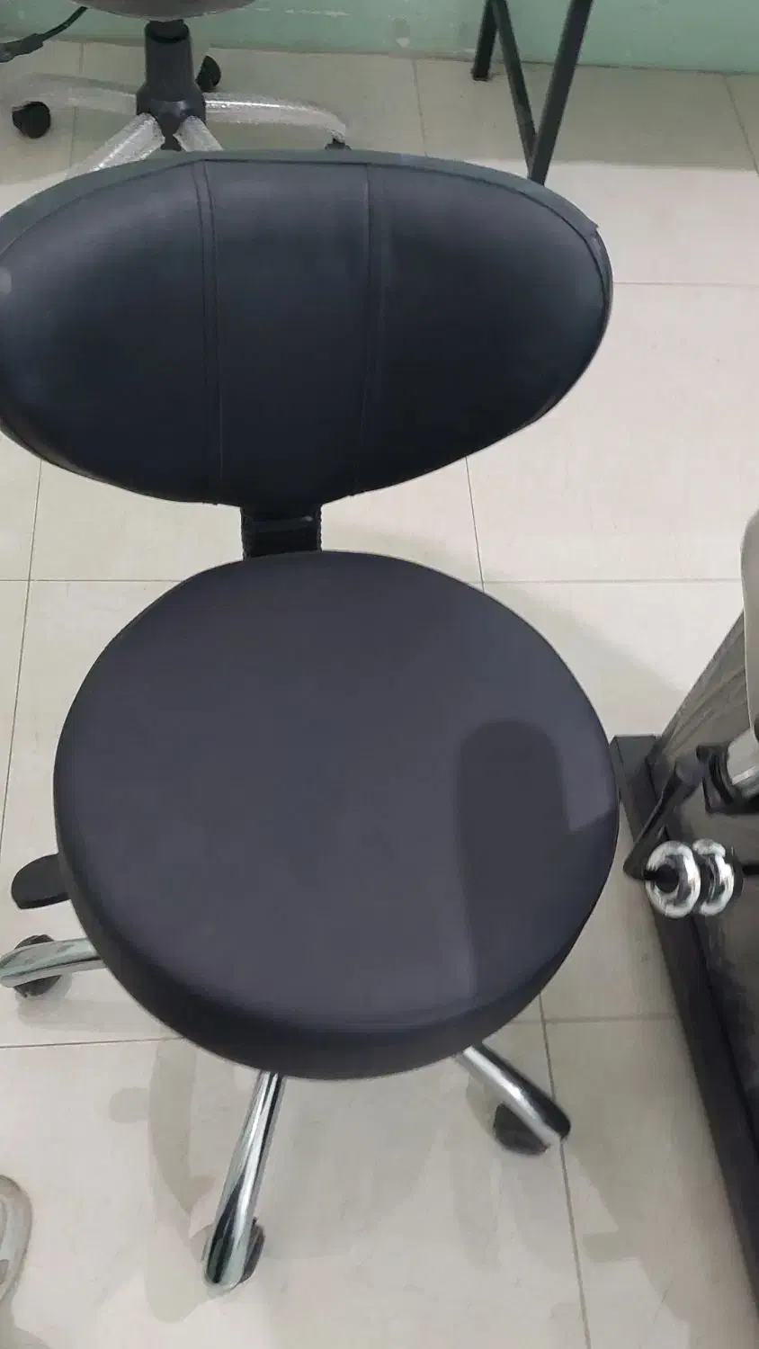 تجهیزات سالن زیبایی|آرایشگاه و سالن‌های زیبایی|زنجان, |دیوار