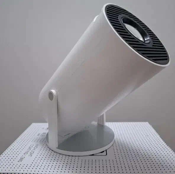 ویدئو پروژکتور|تلویزیون و پروژکتور|کاشان, باغ ماجد|دیوار