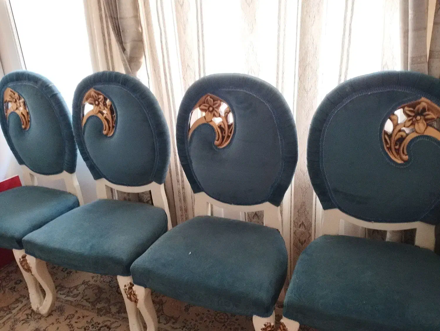 چهار عدد صندلی درحد نوتمیز|میز و صندلی غذاخوری|پرند, فاز ۲|دیوار