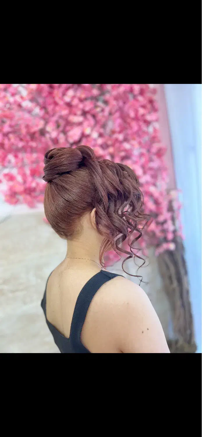 میکاپ و شینیون ویژه ۷۰۰|خدمات آرایشگری و زیبایی|ساوه, |دیوار