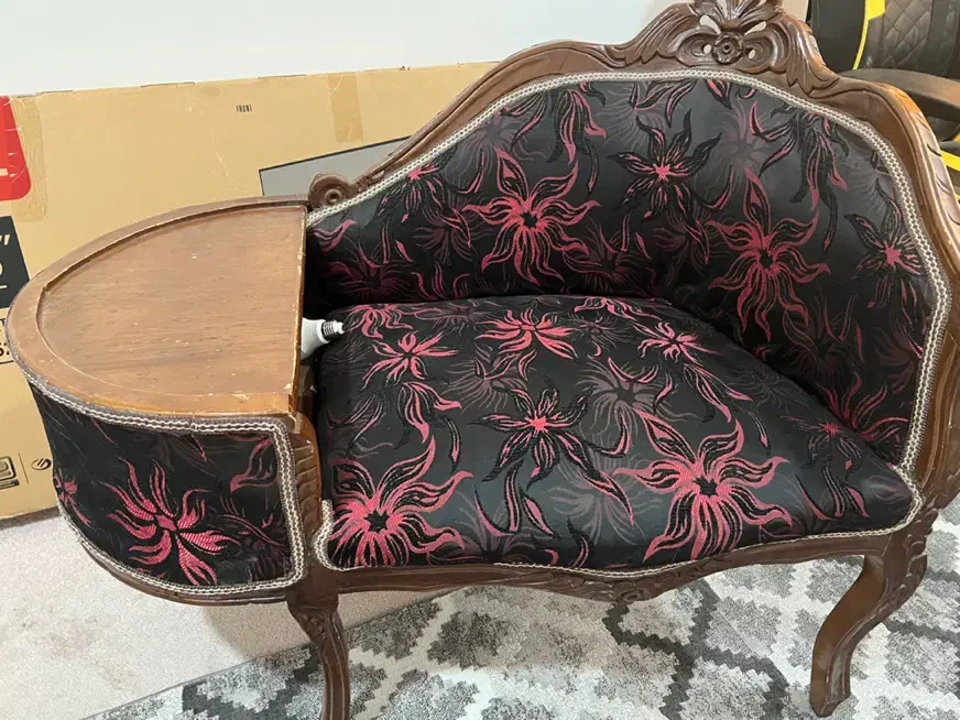 صندلی|میز تلفن|اهواز, ۲۴ متری|دیوار