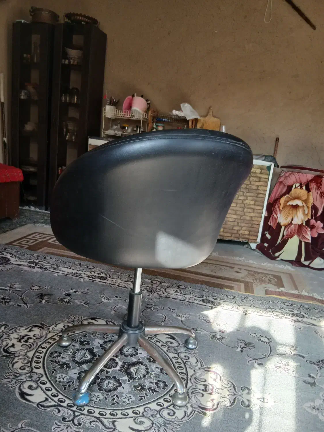 صندلی جَک دار|دفتر کار|گرگان, |دیوار