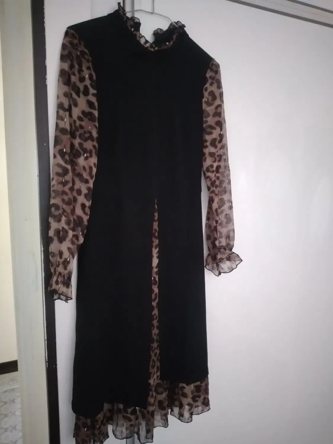 لباس زنانه|لباس|فردوسیه, |دیوار