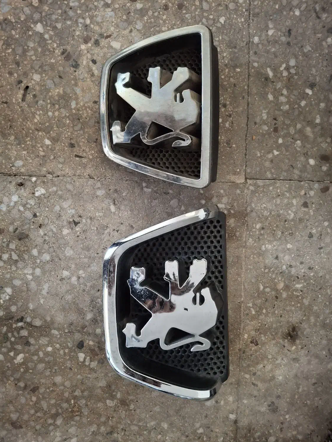 کاپوت قالپاق آرم ۲۰۶|قطعات یدکی و لوازم جانبی|همدان, |دیوار