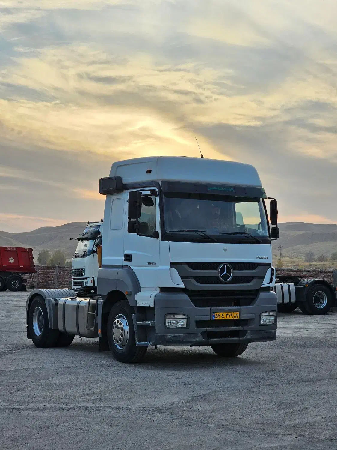 آکسور 1393تحویلی1395|خودرو سنگین|میانه, |دیوار