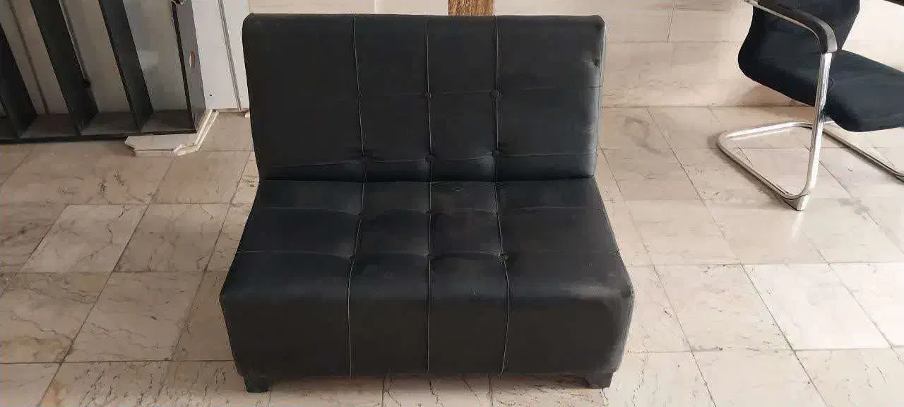 تعدادی صندلی و مبل دست دوم در حد نو|مبلمان اداری|تهران, خاک سفید|دیوار