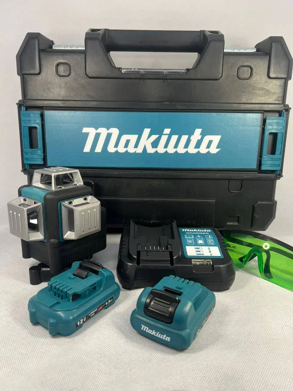 تراز لیزری ماکیتا کله فلزی با کیفیت پخش ابزار آذر|ابزارآلات|مشهد, مقدم|دیوار