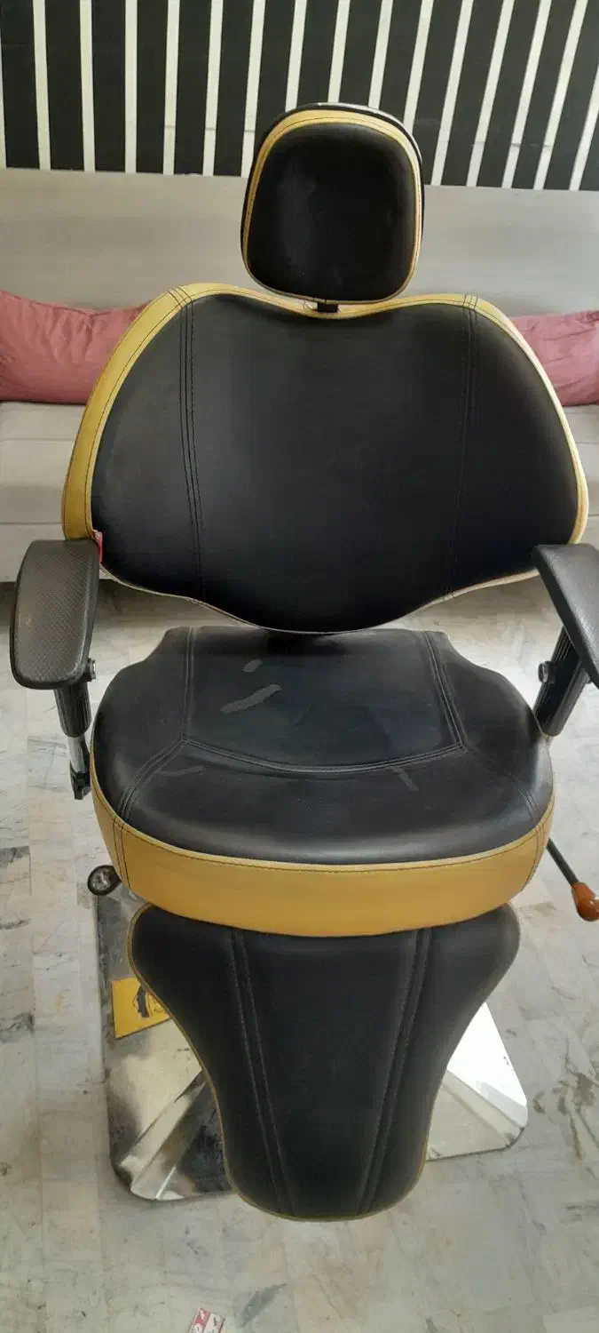 صندلی اصلاح ارایشگاه|آرایشگاه و سالن‌های زیبایی|کاشان, رسالت|دیوار